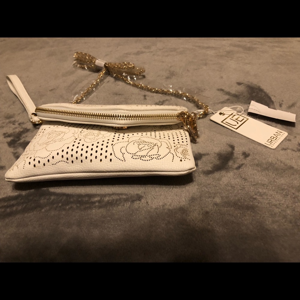 White Crossbody Bag w/ Gold Chain-Vegan - Picture 4 of 8